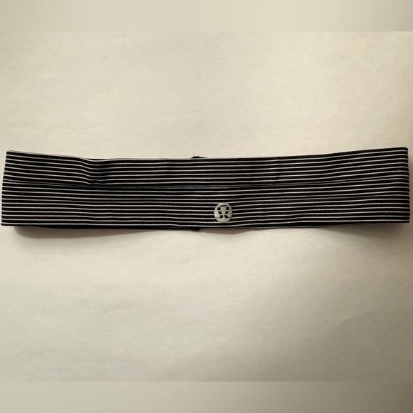 Lululemon headband - Picture 1 of 2